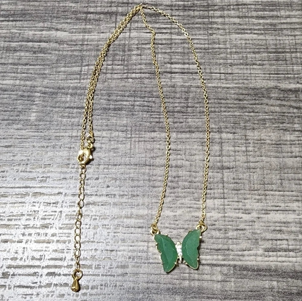 Natural Green Gemstone Butterfly necklace - Picture 7 of 11